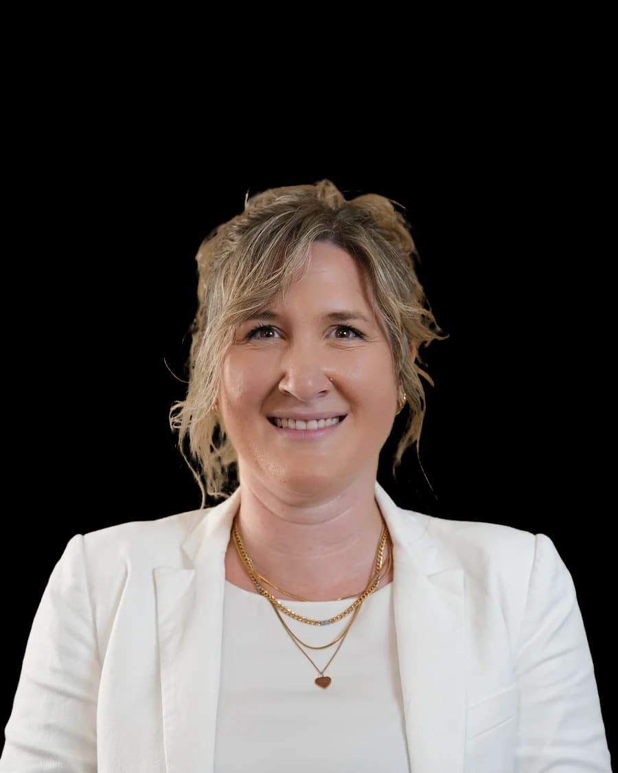 Julia, Jahresabschluss, Finanzbuchhaltung und Lohnbuchhaltung