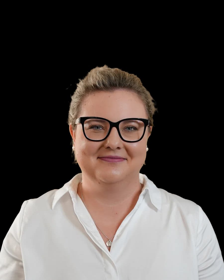 Sandra, Jahresabschluss, Steuererklärungen und Finanzbuchhaltung